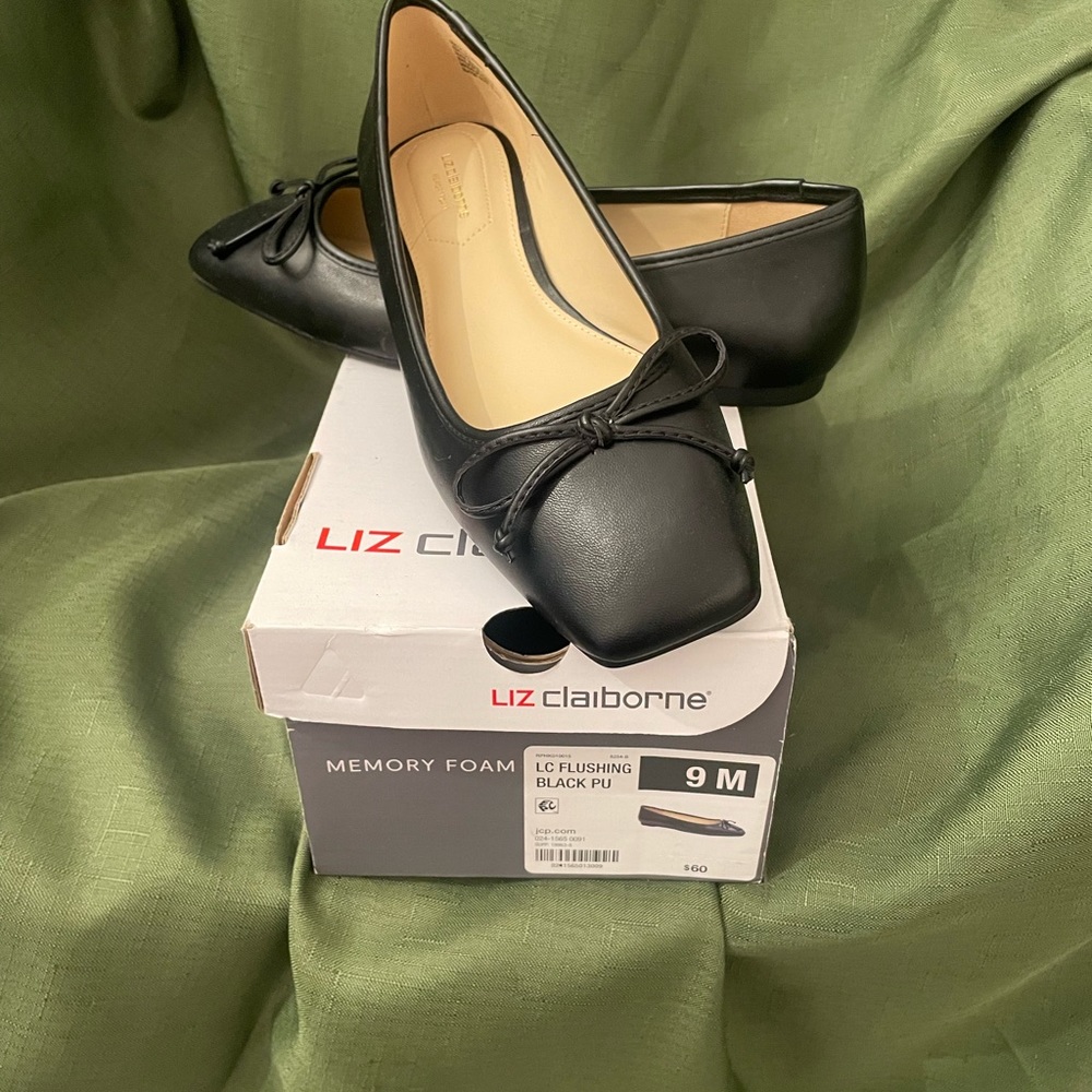 Flat close black